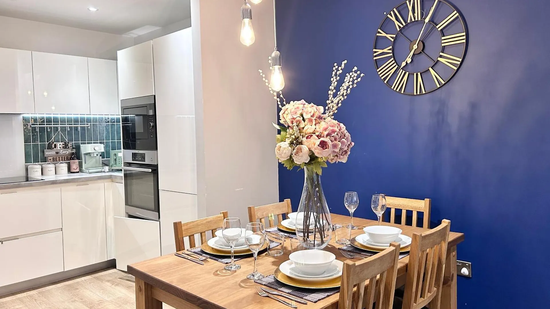 Canary Wharf, Sleeps 4, Fast Wifi, Gym, Prime Location London 0*,