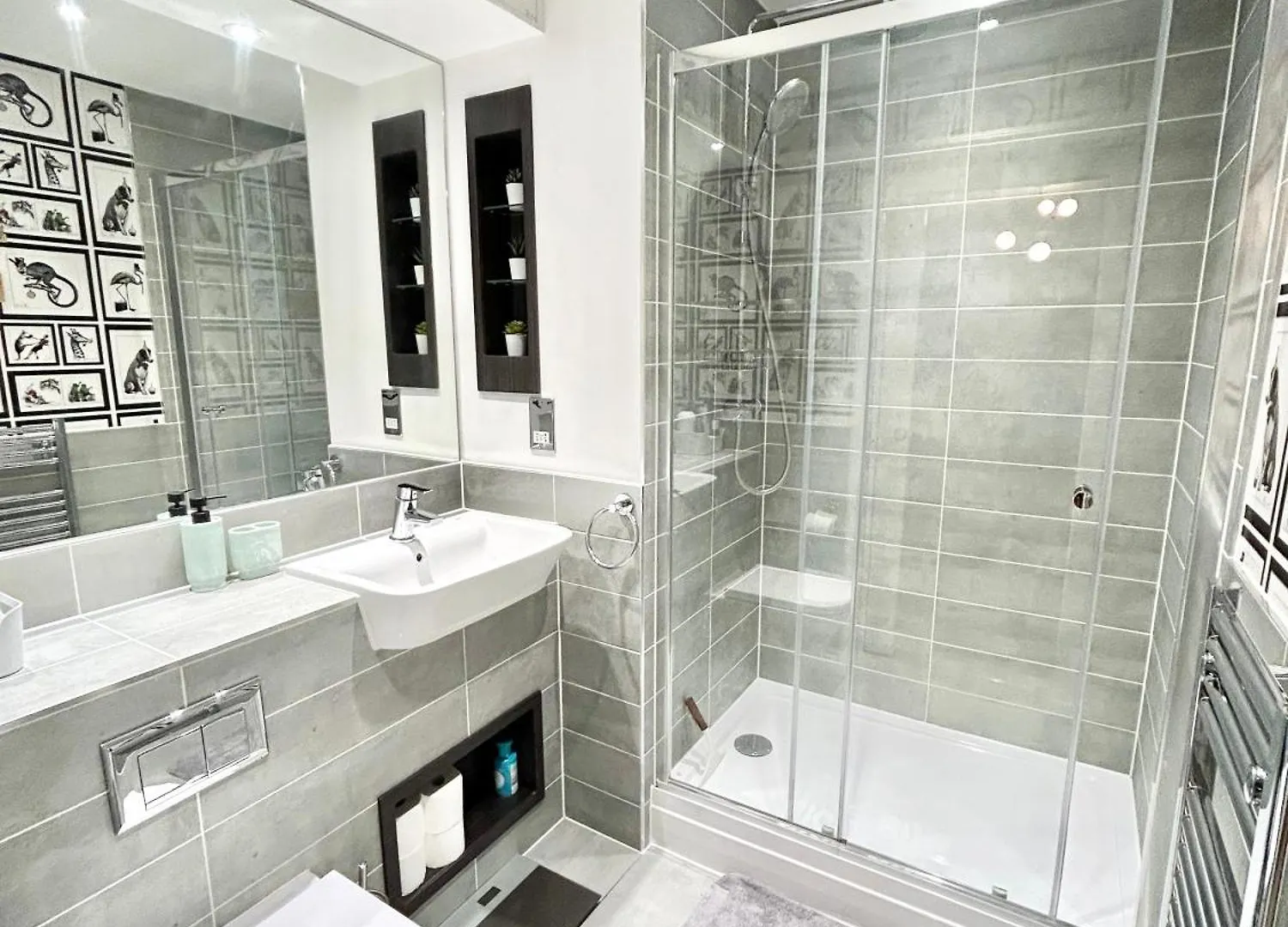 Canary Wharf, Sleeps 4, Fast Wifi, Gym, Prime Location London 0*,