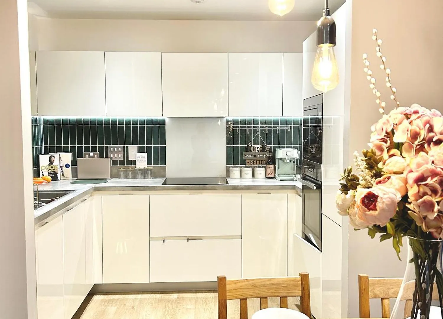 Canary Wharf, Sleeps 4, Fast Wifi, Gym, Prime Location London