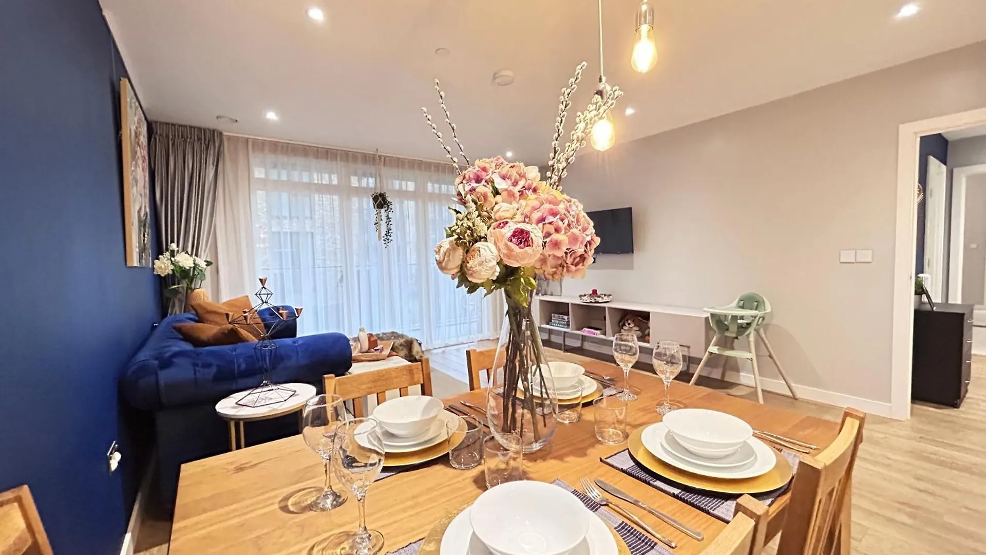 Apartment Canary Wharf, Sleeps 4, Fast Wifi, Gym, Prime Location London